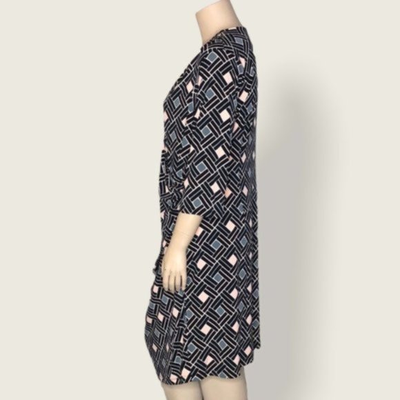 Jennifer Lopez | 3/4 Sleeve Geometric V-Neck Plus Sized Dress | Size 0X - Picture 5 of 11